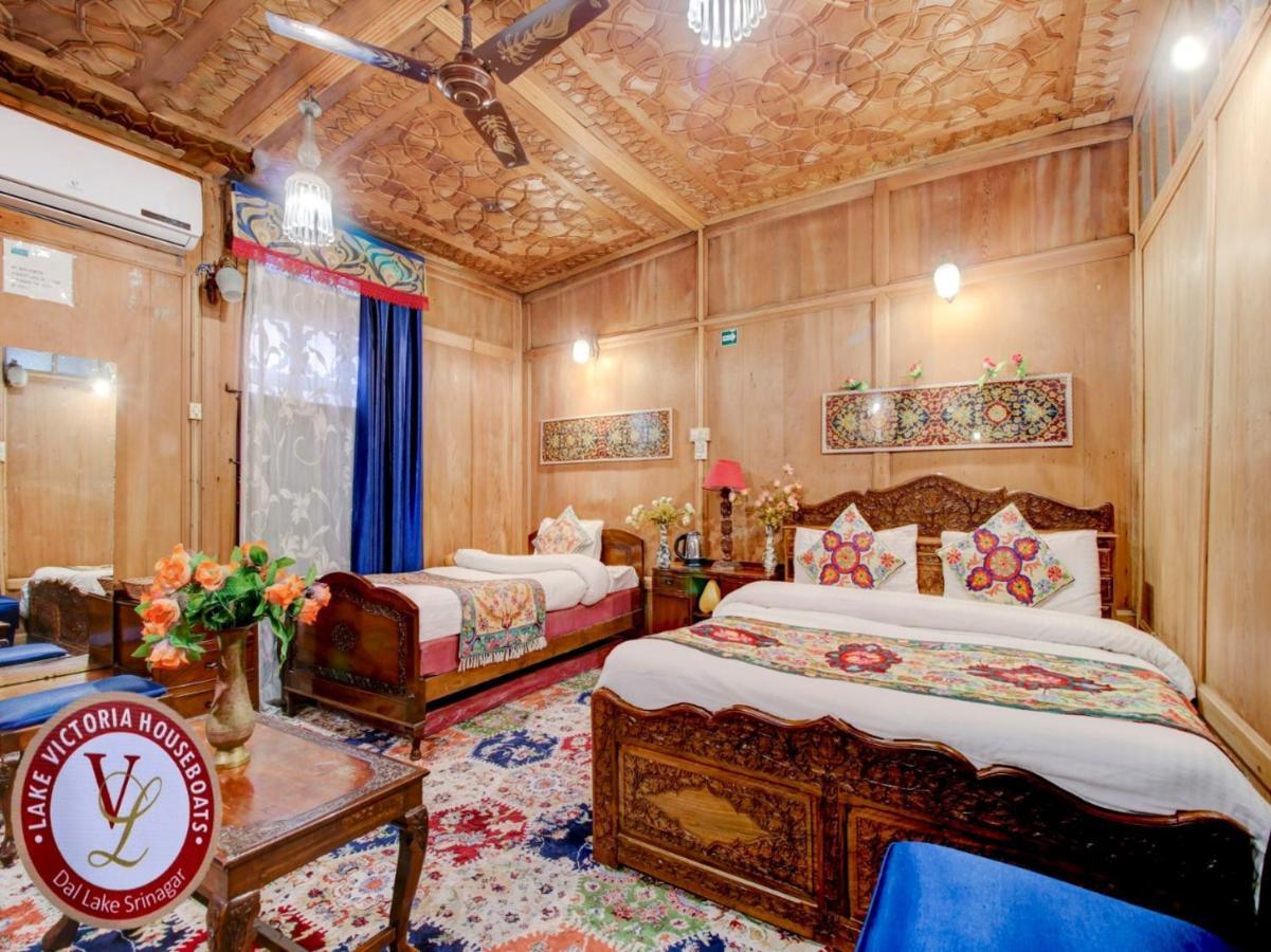Lake Victoria Houseboats Bed & Breakfast Srinagar  Exterior photo